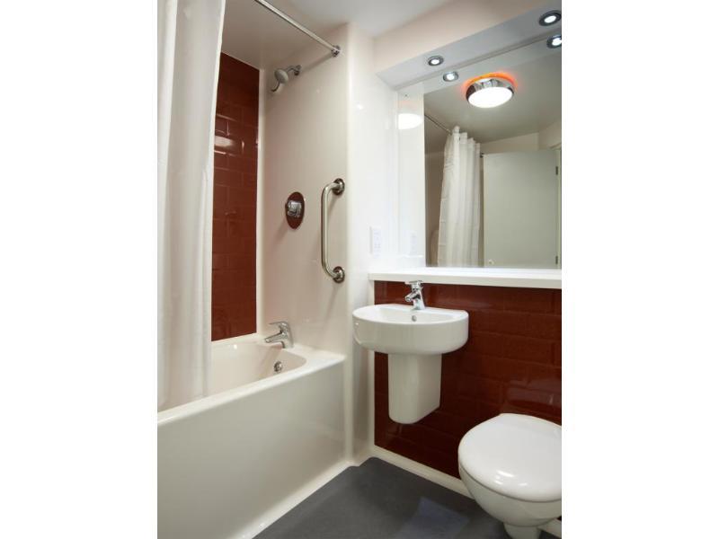 Travelodge High Wycombe Central Exterior photo