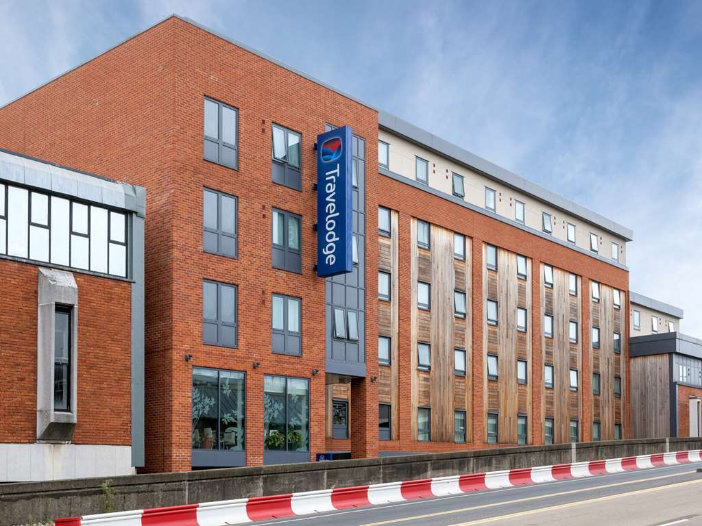 Travelodge High Wycombe Central Exterior photo